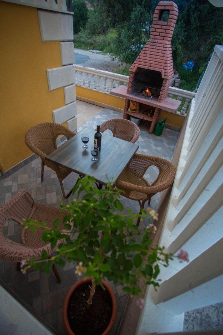 Apartments Dami - 100M From The Sea Orebic Exterior photo